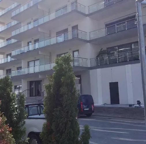 The Horse - De Silva Apartment *