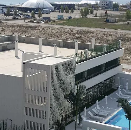 The Horse - De Silva Apartment Mamaia