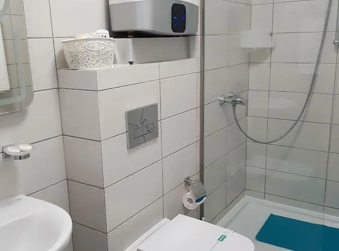 The Horse - De Silva Apartment Mamaia